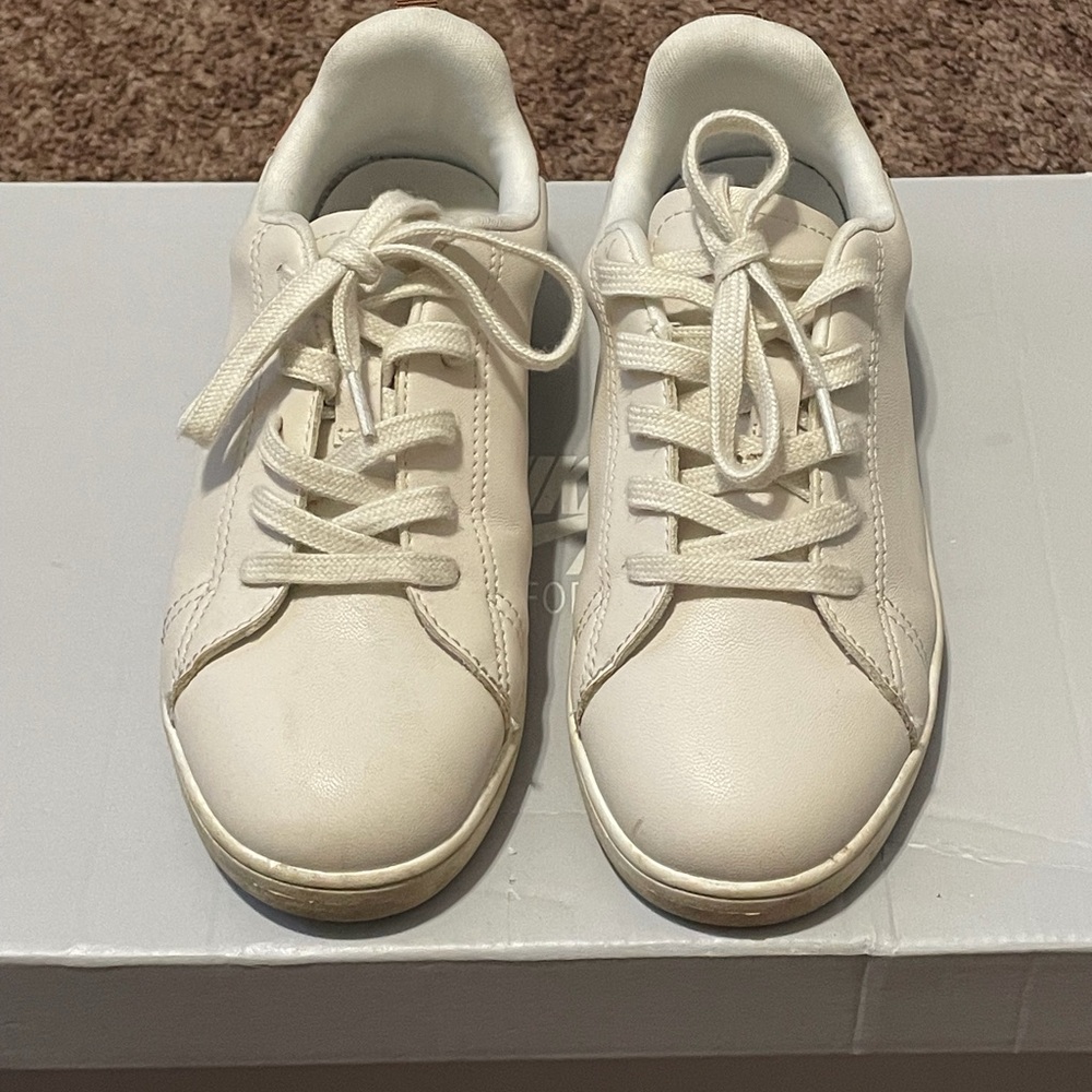 H&M Cream Kids Sneakers. Worn one time. Size 1, boys.